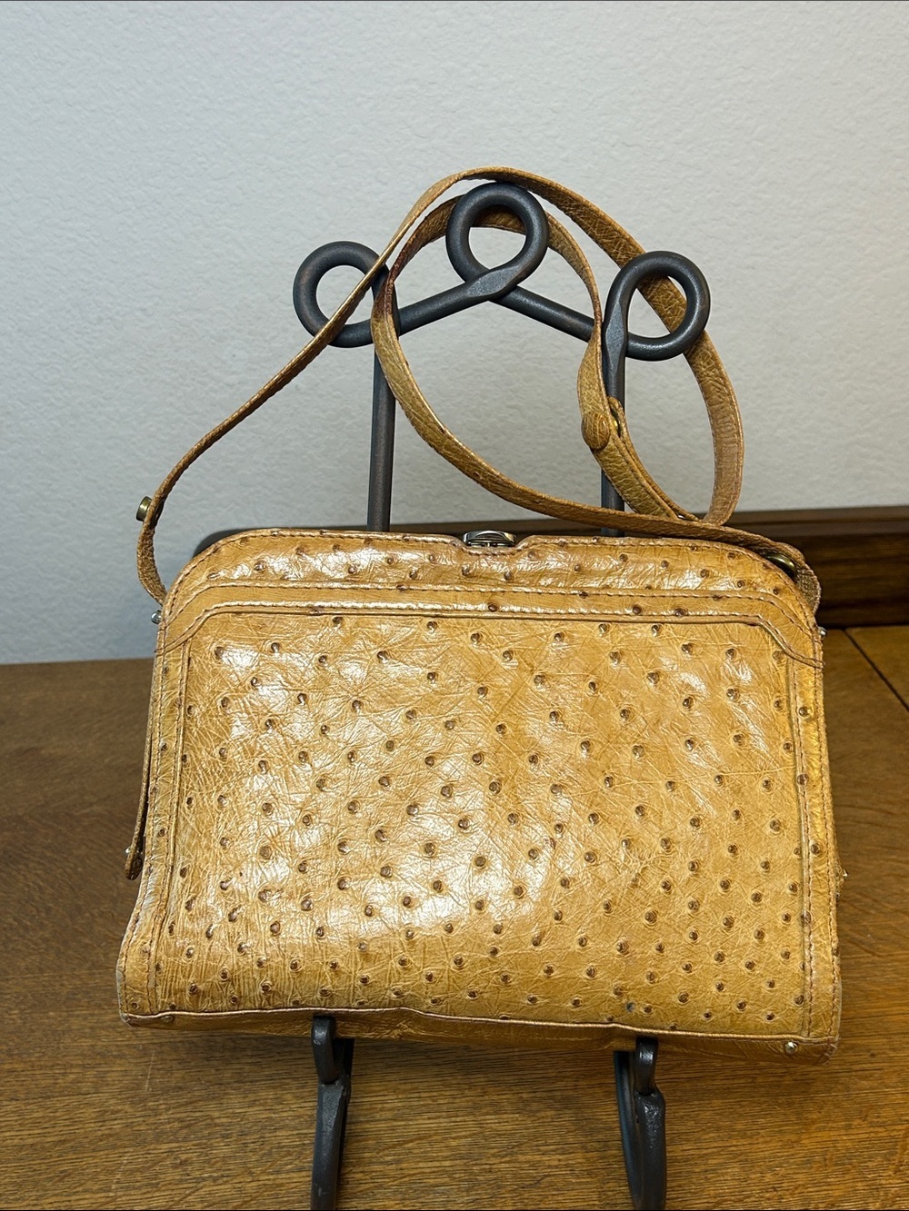 Mid Century Vintage Rare Ostrich Leather Tan Brown Crossbody bag